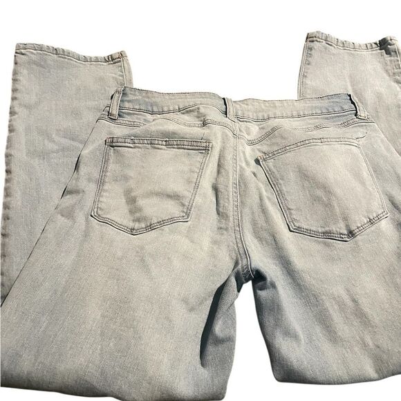 Rewash Distressed Lt Blue Women Jeans size 7 (28) mid rise excellent condition - Picture 3 of 3